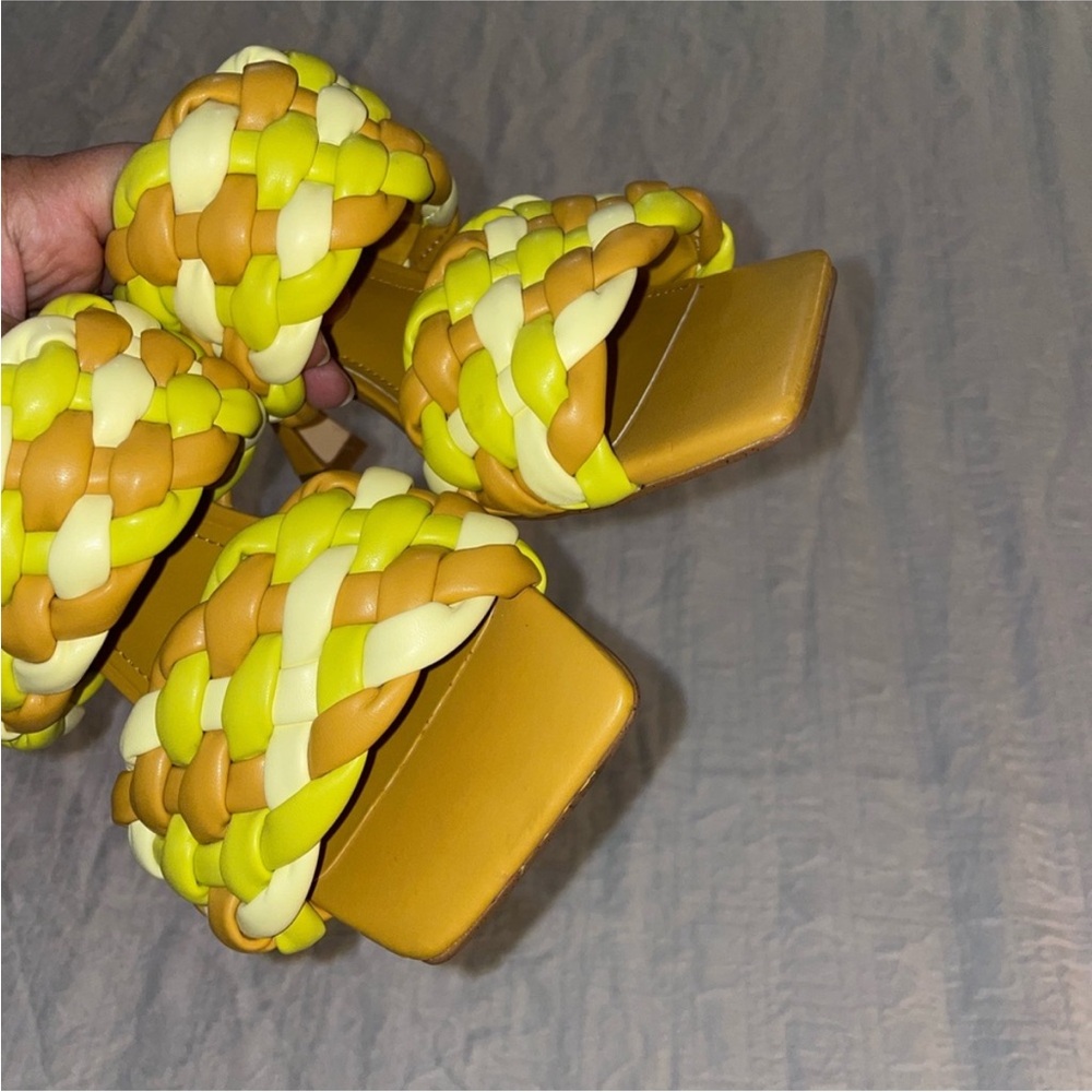 NWT Marc Fisher Toree Yellow Puff Woven Square Toe Heeled Sandals 6.5 - Picture 6 of 9